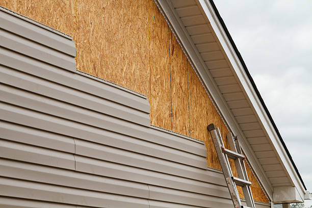 Professional Siding technician working in Landisville, PA